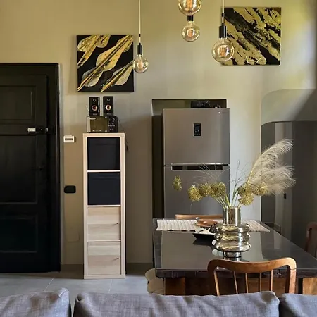 Apartment Curt Da Beta - Con Giardino, In Corte Del Xviii Secolo Malnate